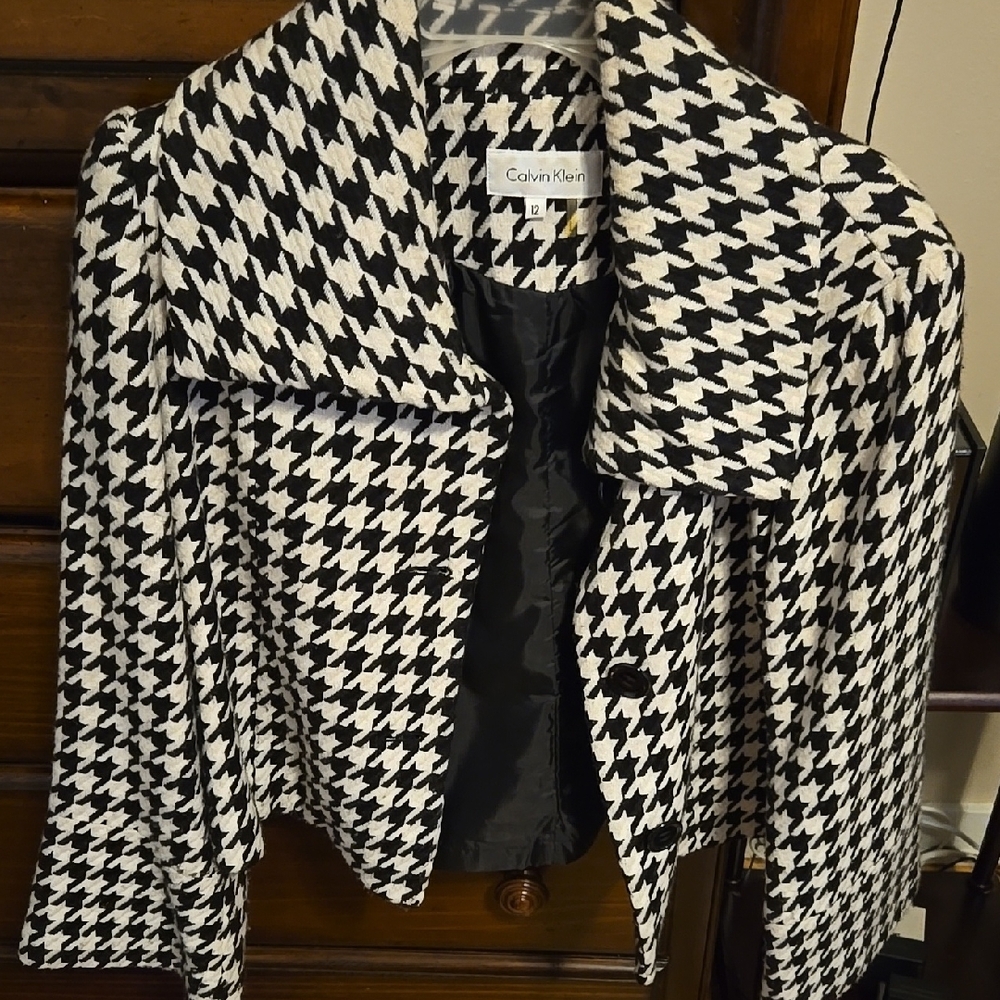 Calvin Klein Women's Black and White Houndstooth Jacket